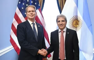 Argentina tiene que pagar USD 57.000 millones de deuda en el próximo año y medio