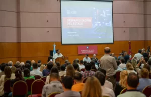 Ecosistema Digital de Documentos Inteligentes: “Avanzamos hacia un Estado más ágil, eficiente y ejecutivo”, dijo Sáenz. VIDEOS/FOTOS