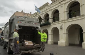 Servicios municipales durante el feriado de este lunes 8. FOTOS