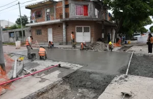 Las obras en la Av. Portaaviones 25 de Mayo brindarán mayor fluidez al tránsito. FOTOS