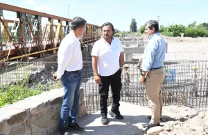 El gobernador Sáenz supervisó la construcción de los nuevos puentes sobre el río Vaqueros y su circunvalación. FOTOS