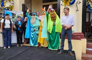 Más de mil personas participaron de la llegada de los Reyes Magos. FOTOS
