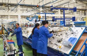 Pronóstico: se vienen más despidos, retiros voluntarios y suspensiones en la industria