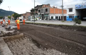 Continúa la obra de renovación de la Avda. Las Américas en Villa Mitre. VIDEO/FOTOS