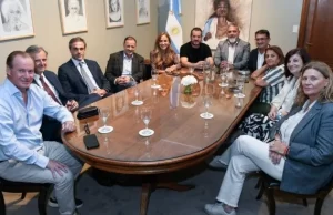 El peronismo activa reuniones y busca articular una alternativa frente al Gobierno
