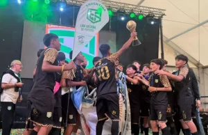 Regresaron los campeones Sub 13 de España y el gobernador Sáenz destacó su logro histórico