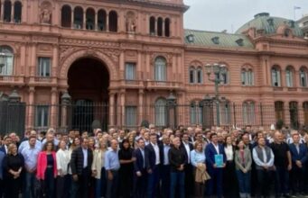 Intendentes de todo el país marcharon por la asfixia financiera a municipios