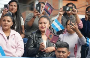 Con un acto oficial y nuevas obras artísticas, la Ciudad conmemoró su 444° aniversario. VIDEO/FOTOS