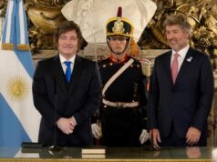 La interna salvaje que Milei elige no ordenar o no puede ordenar y la grieta sin riesgo kuka – Por: Ricardo Roa