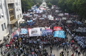 Crece la unidad de los Movimientos sociales y se profundiza el plan de lucha contra el ajuste