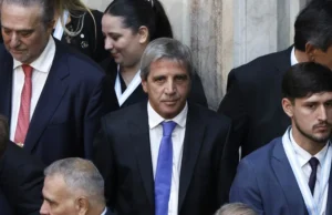 Caputo se quedó con $1.165.491 millones que por ley estaban destinados a arreglar las rutas