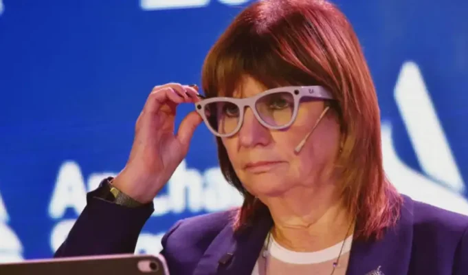Patricia Bullrich pidió que Manuel Adorni presente ahora su declaración jurada de bienes