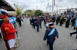 La ciudad de Salta conmemoró el 216° aniversario de la Revolución de Mayo. VIDEO/FOTOS