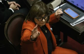 Bullrich explosiva contra Adorni: «Milei sabía que estaba sucio, no sé por qué lo defiende»