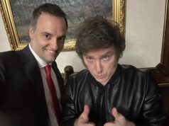 A pesar de la bronca de los ministros, Milei afirmó que no removerá a Adorni