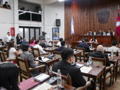 Convencionales libertarios aprobaron una reforma que sería letal para el turismo