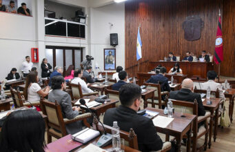 Convencionales libertarios aprobaron una reforma que sería letal para el turismo