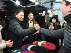Sáenz reafirmó su apoyo a los jóvenes emprendedores en la feria “Futuros Egresados”