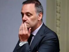 Cuestionado y sin respaldo interno, Adorni renunció y se va del Gobierno