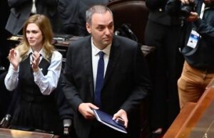 Villarruel le exige a Adorni que vaya al Senado a dar explicaciones. La oposición pidió una sesión en Diputados para interpelarlo