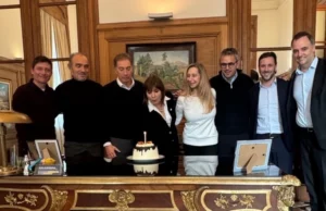 Estupor en el gobierno con Adorni: «Ahora no cierra ni el blanco ni el groncho»