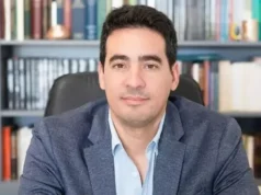 Se corre Manuel Adorni. Adrián Ravier es el nuevo vocero presidencial de Javier Milei