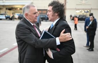 Milei viaja a Tucumán y espera un importante acompañamiento de gobernadores en la vigilia por el Día de la Independencia