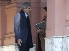 La recaudación se desplomó otro 7,4% y obliga a Caputo a profundizar el ajuste