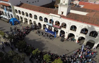 Con un espectáculo de malambo, la ciudad de Salta dio inicio a la temporada de invierno. VIDEO/FOTOS