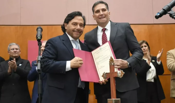 El gobernador Sáenz tomó juramento al nuevo ministro de Seguridad, Nicolás Avellaneda