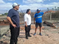 Sáenz supervisó la asistencia integral de la Provincia a las familias afectadas por los incendios en barrio El Refugio. FOTOS