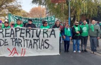 Negociación con gremios: el Gobierno flexibiliza el cepo salarial y propone piso de $1 millón para los sueldos más bajos