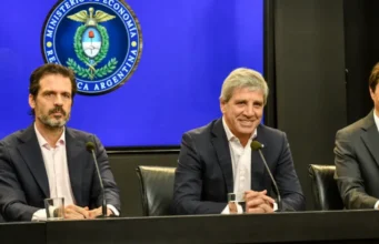 Caputo reavivó el «riesgo kuka» y aseguró que si vuelve el kirchnerismo «Venezuela sería Disneylandia»