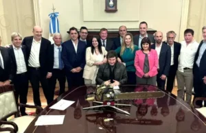 Los Milei reúnen a funcionarios y legisladores. Buscan darle dinámica a la política y la gestión