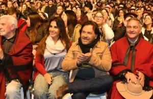 Sáenz compartió con miles de familias el tradicional Festival de la Doma y Folclore en San Lorenzo. VIDEO/FOTOS