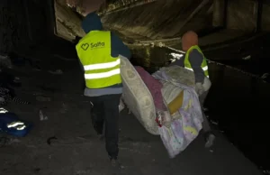 Ciudad: se ejecutó un gran operativo de desalojo y limpieza en el canal Yrigoyen. VIDEOS/FOTOS