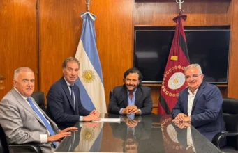 El jefe de Gabinete se sumará a la reunión de gobernadores este miércoles en Misiones.