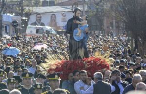 Miles de fieles acompañaron este domingo la procesión de San Cayetano en Salta
