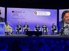 Sáenz en el ciclo Democracia y Desarrollo: “Argentina no genera seriedad ni confianza si cada gobierno que llega cambia las reglas de juego”. VIDEO/FOTOS