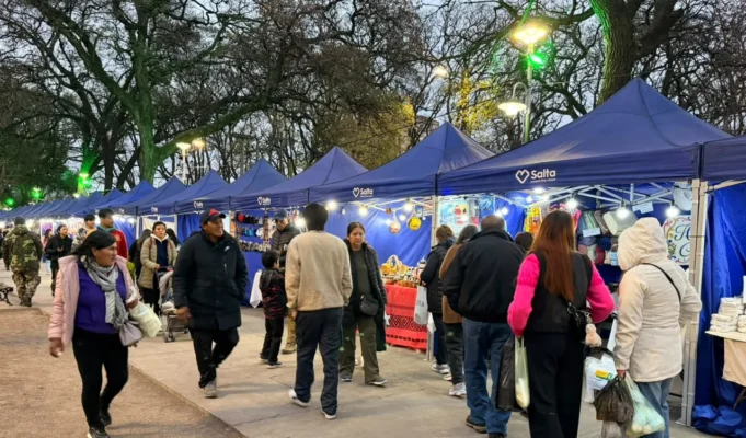 La Feria del Milagro recibió a miles de personas en el parque San Martín. VIDEO/FOTOS