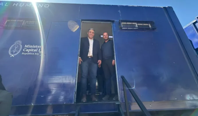 El Tren «25 de Mayo» llegó a Cerrillos con más de 15 servicios sanitarios y sociales. VIDEO/FOTOS