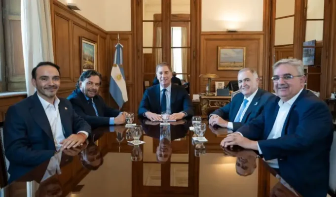 Santilli negocia con los gobernadores y pidió apoyo para el Presupuesto 2027