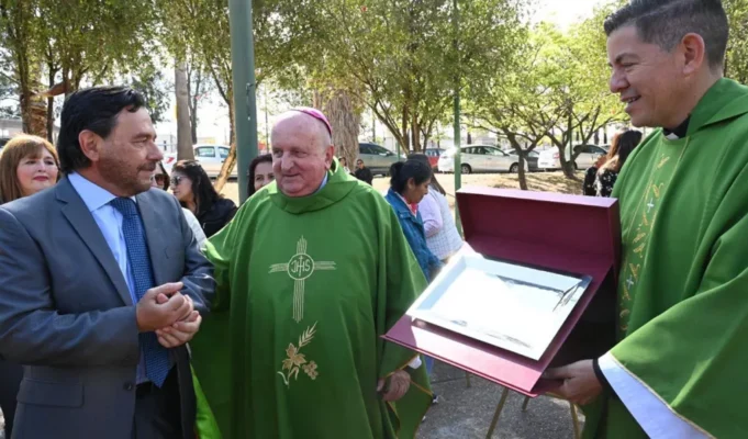 Sáenz pidió al Arzobispo de Salta que los peregrinos tengan un lugar especial junto a los Santos Patronos durante la procesión. VIDEOS/FOTOS
