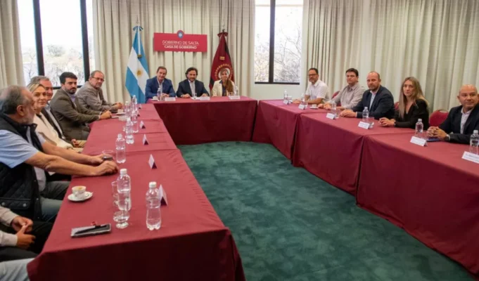 El Gobernador recibió a desarrolladores inmobiliarios y destacó el aporte del sector al crecimiento de Salta. VIDEOS/FOTOS
