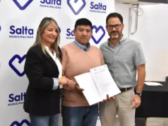 Más de 70 familias de Capital se convirtieron en propietarias de sus terrenos. VIDEO/FOTOS