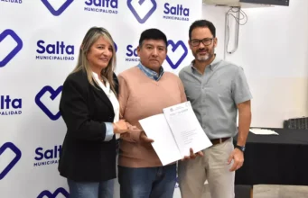 Más de 70 familias de Capital se convirtieron en propietarias de sus terrenos. VIDEO/FOTOS
