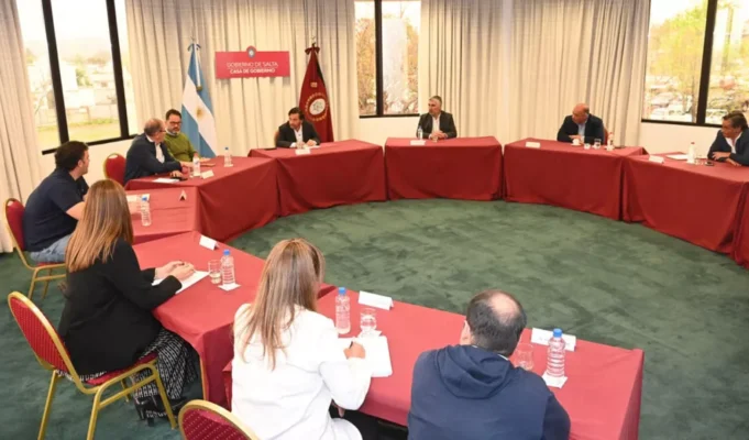 Sáenz encabezó una nueva reunión de gabinete y anunció que en octubre inicia la consulta federal para el presupuesto 2027. VIDEO/FOTOS