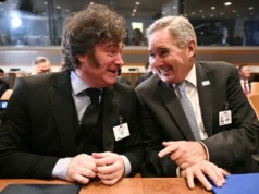 Milei en Nueva York insultó a Kicillof por la suba del riesgo país