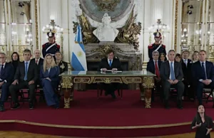 Milei anunció sanciones para empresas que operen en Malvinas y la construcción de una base naval en Tierra del Fuego