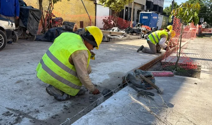 La Municipalidad continúa con las obras de mejoras viales en la ciudad. FOTOS